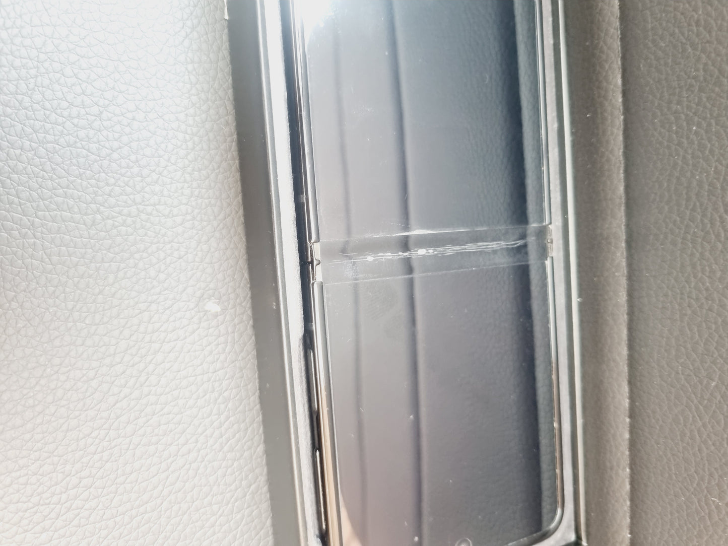 Samsung Zflip 3 5G with box (used)